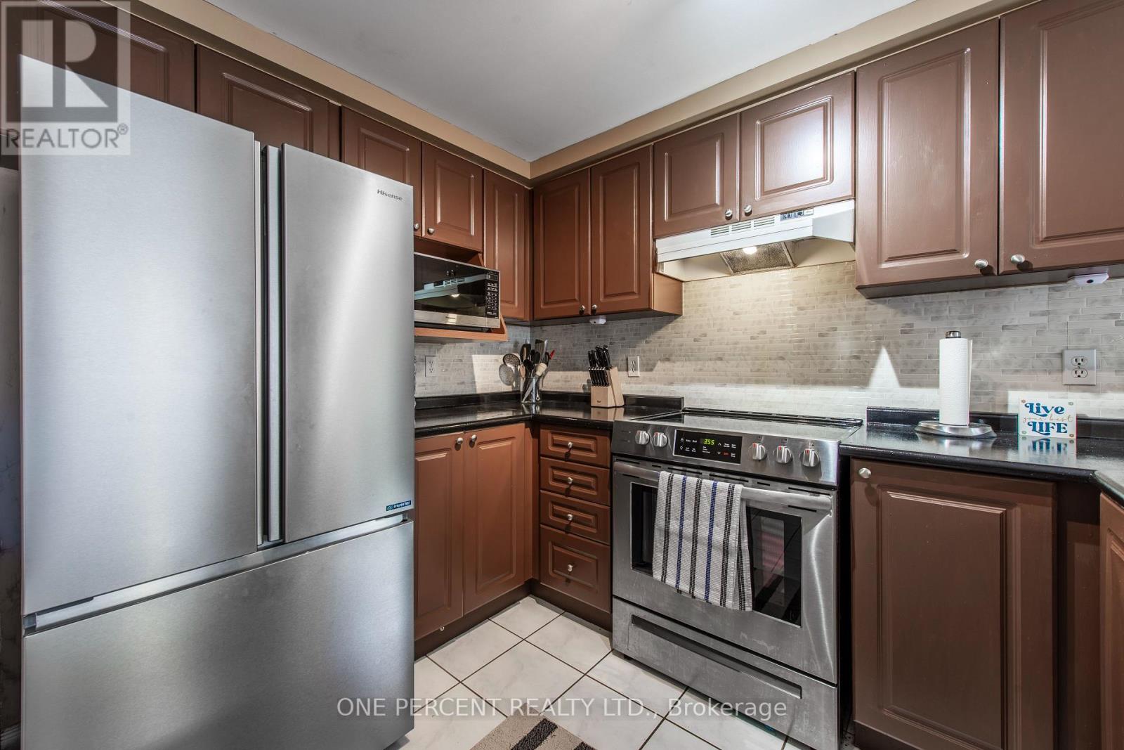 Photo 10 of 240 Walsh Crescent, Orangeville ON