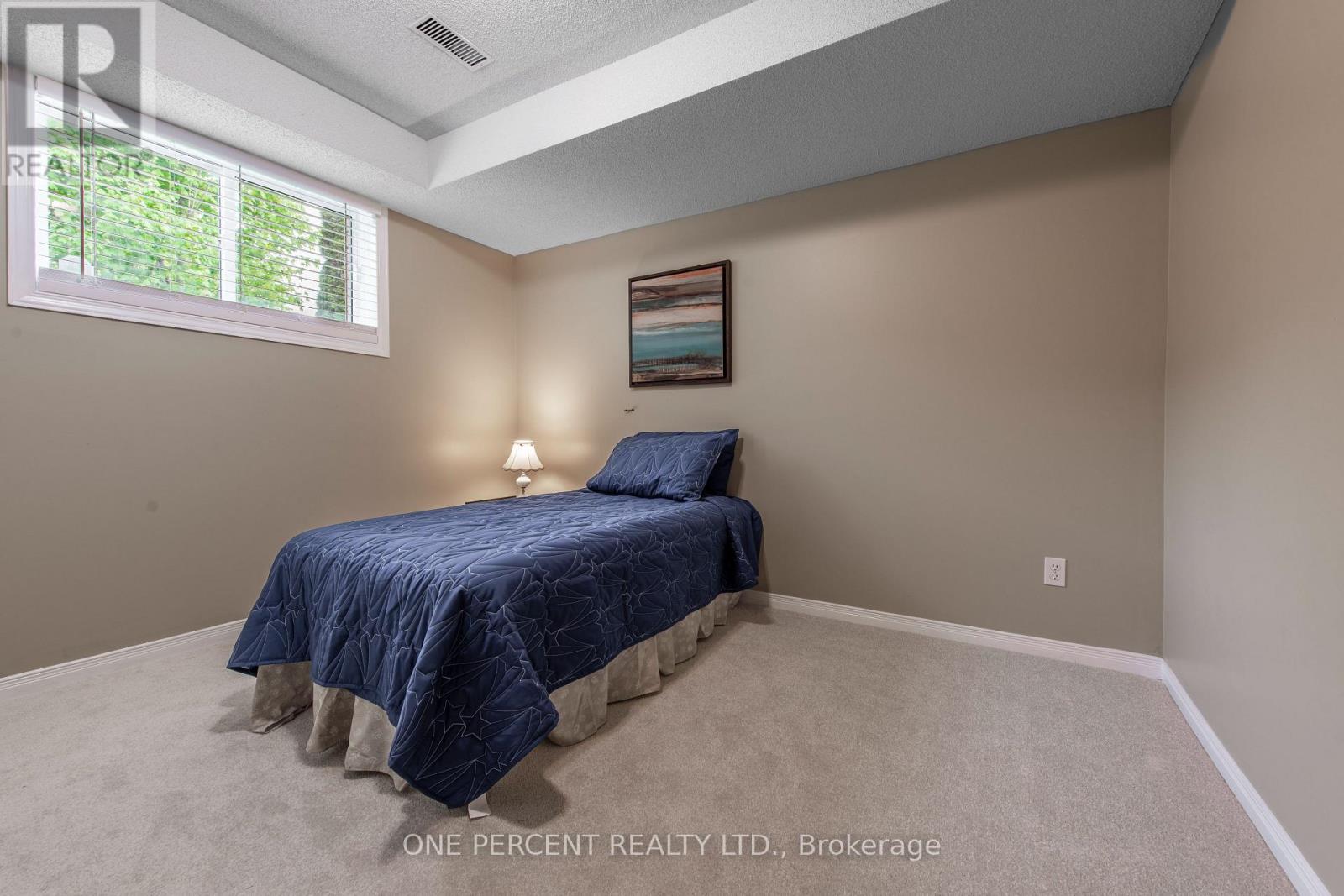 Photo 28 of 240 Walsh Crescent, Orangeville ON