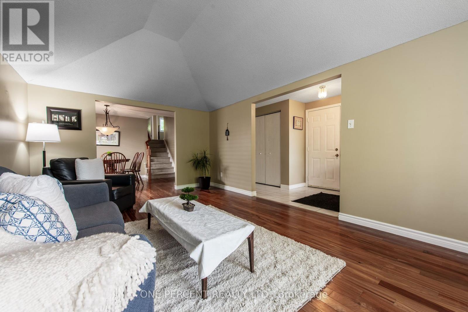 Photo 5 of 240 Walsh Crescent, Orangeville ON