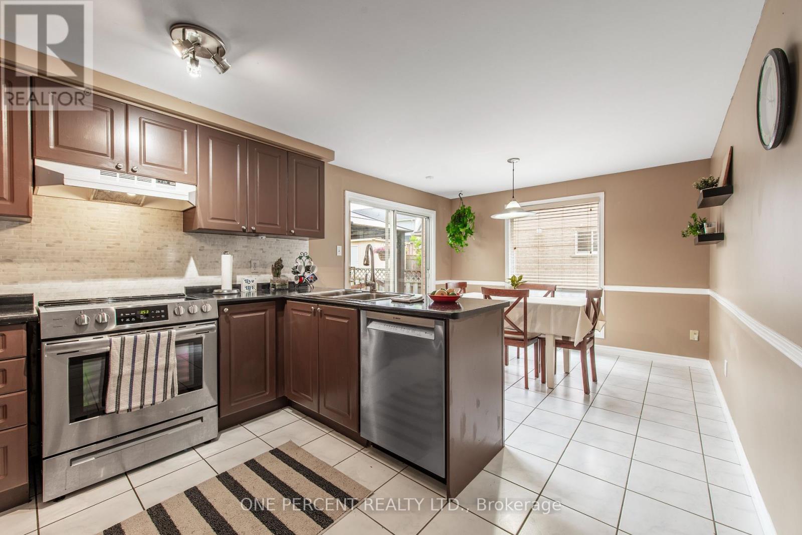 Photo 9 of 240 Walsh Crescent, Orangeville ON