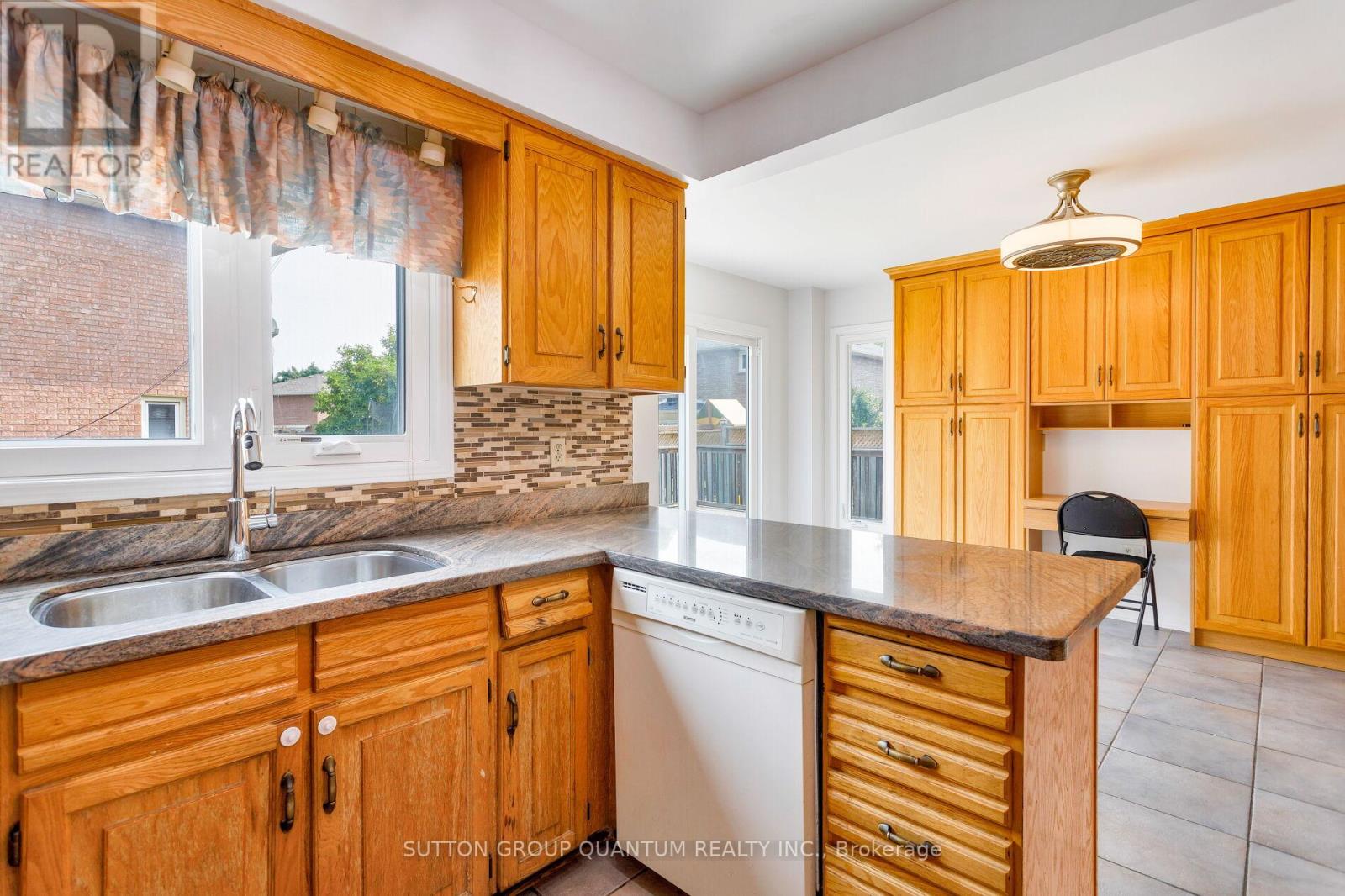 Photo 30 of 4504 Haydock Park Drive, Mississauga ON