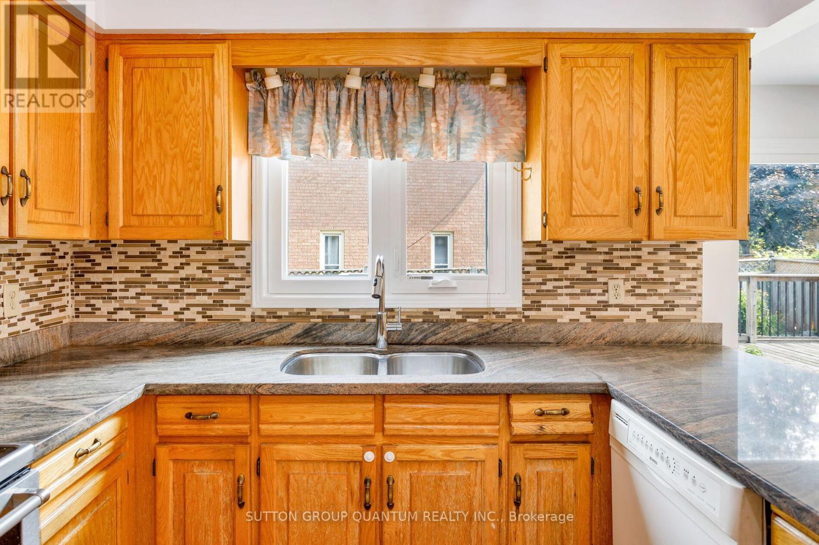 Photo 37 of 4504 Haydock Park Drive, Mississauga ON