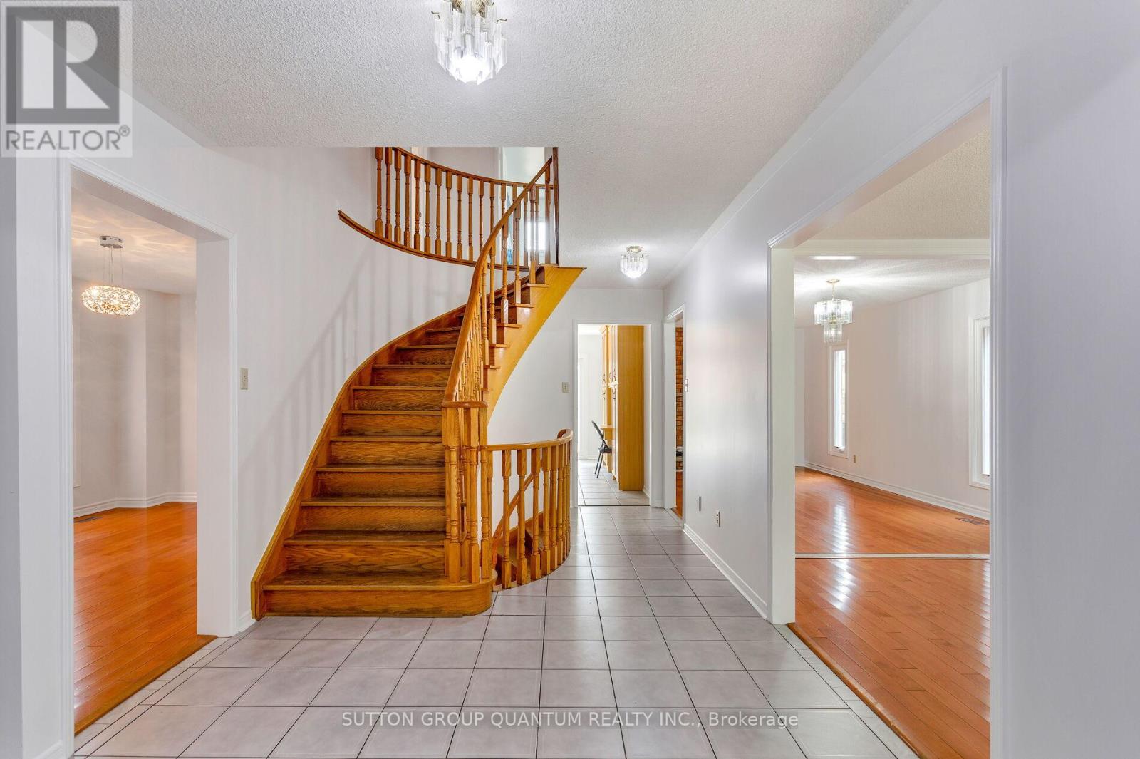 Photo 13 of 4504 Haydock Park Drive, Mississauga ON