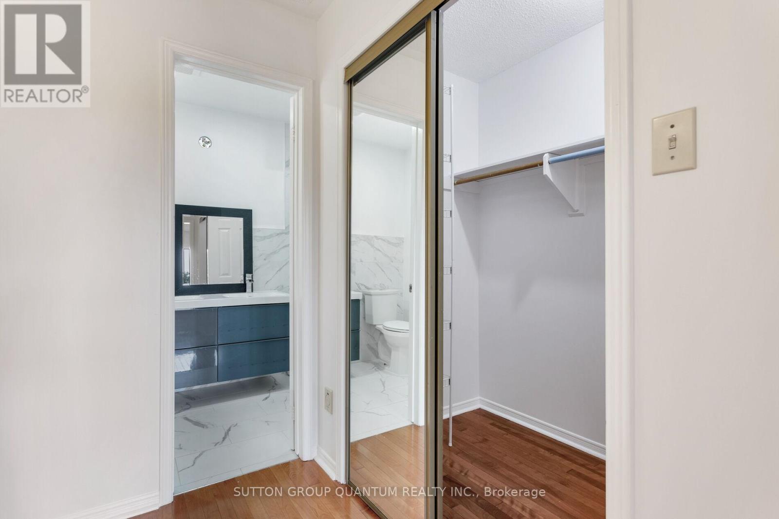 Photo 42 of 4504 Haydock Park Drive, Mississauga ON