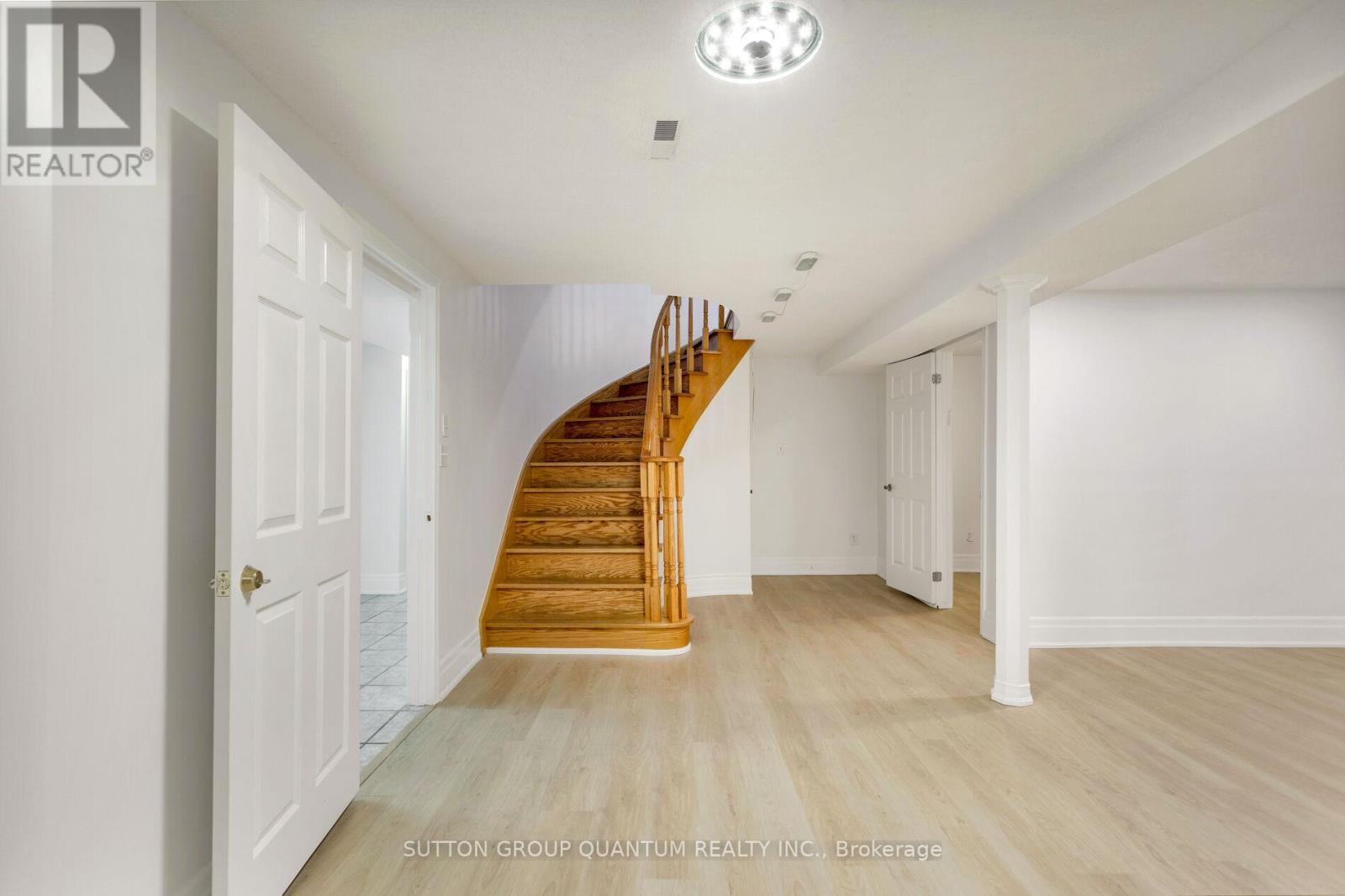 Photo 33 of 4504 Haydock Park Drive, Mississauga ON