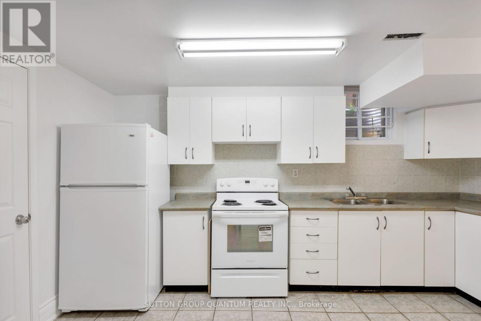 Photo 24 of 4504 Haydock Park Drive, Mississauga ON