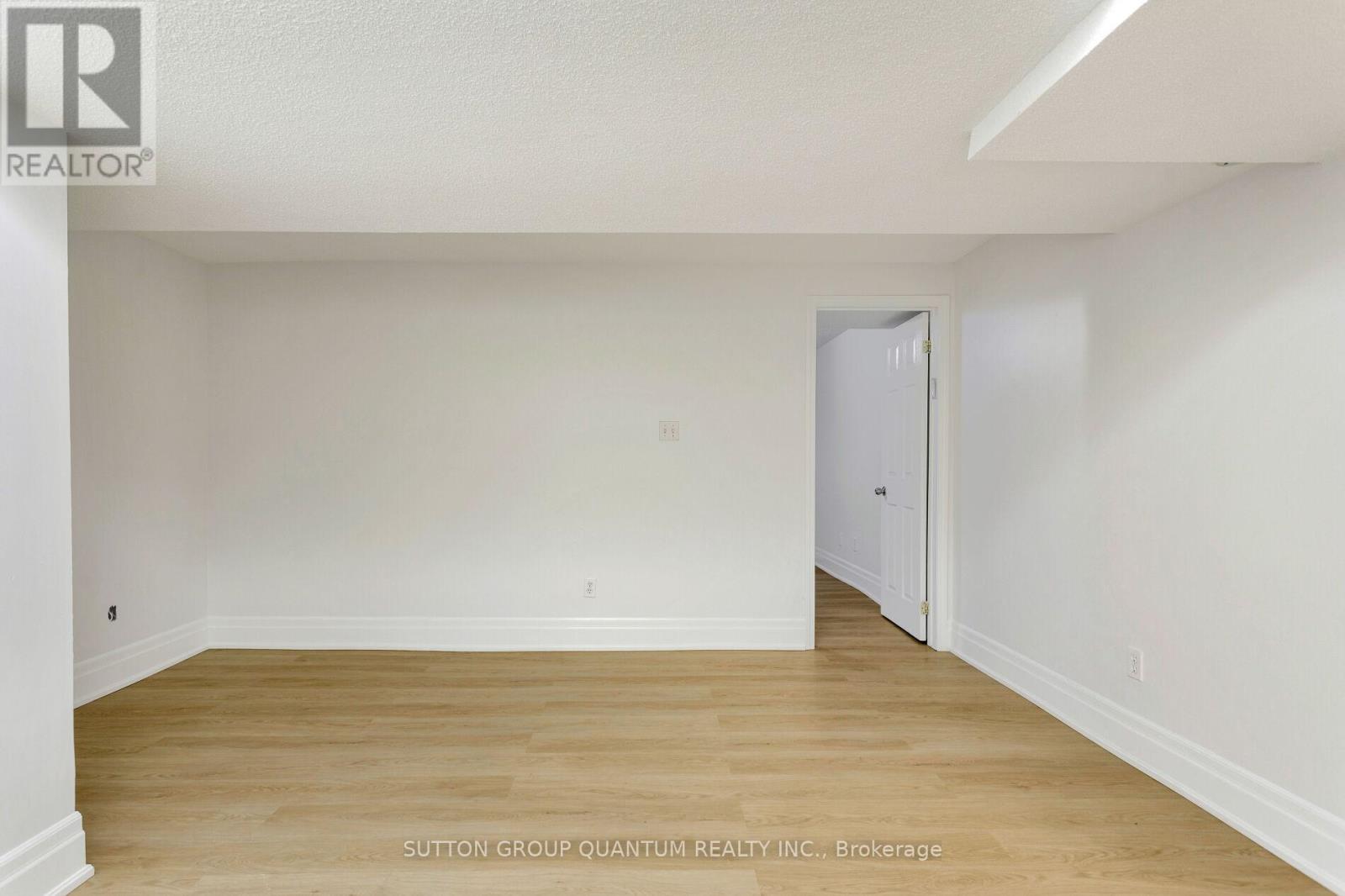Photo 20 of 4504 Haydock Park Drive, Mississauga ON