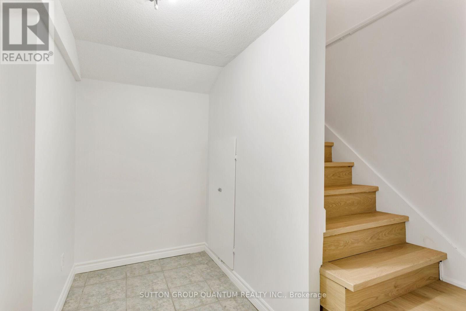 Photo 12 of 4504 Haydock Park Drive, Mississauga ON