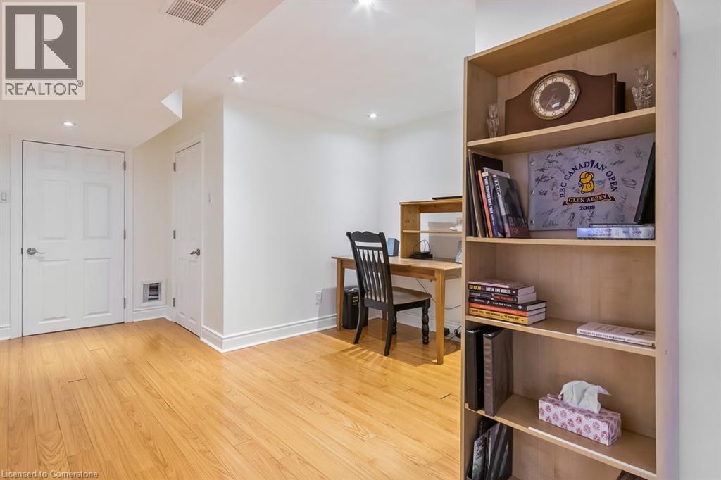 Photo 11 of 1257 Hillview Crescent, Oakville ON