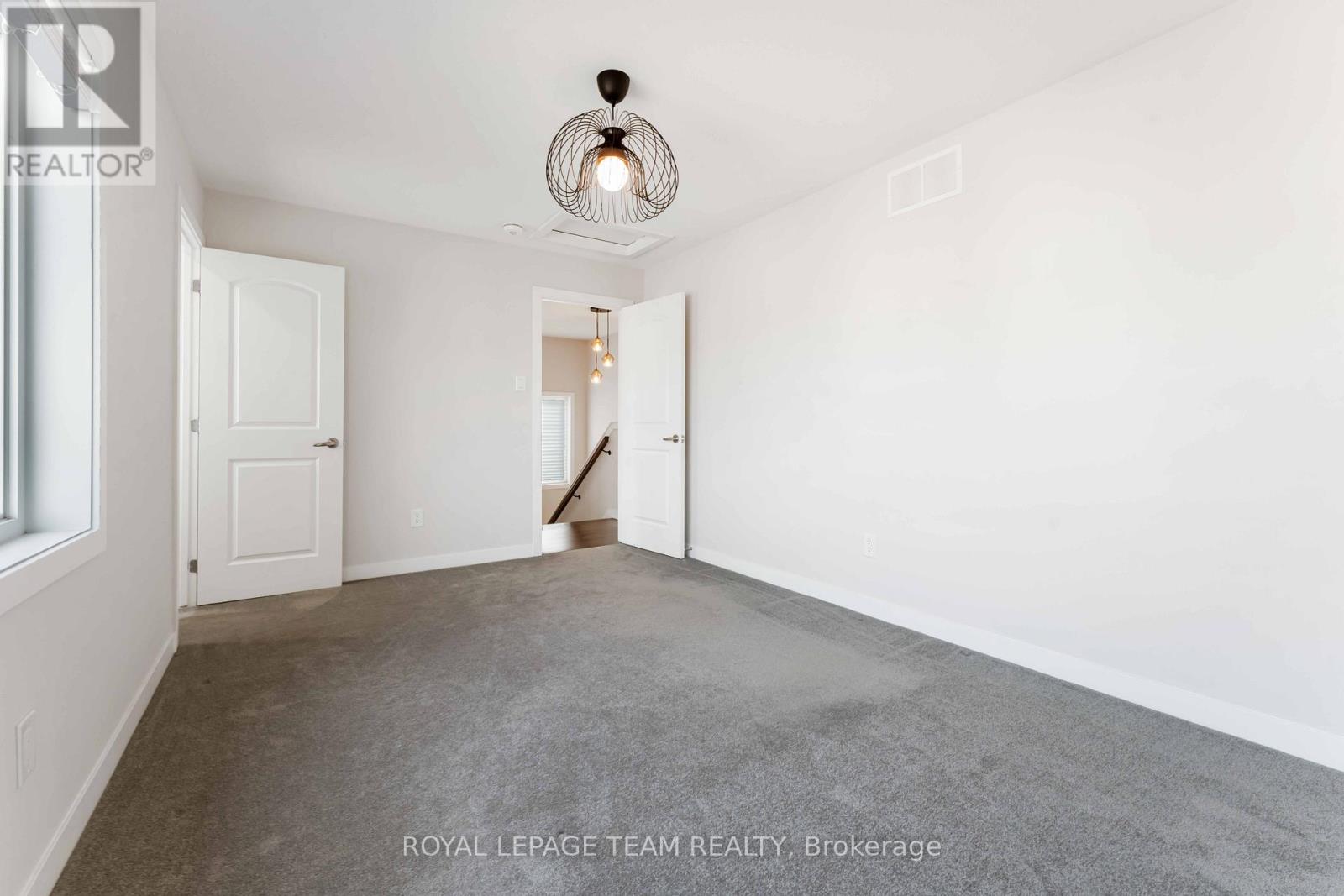 Photo 34 of 3040 Travertine Way, Ottawa ON