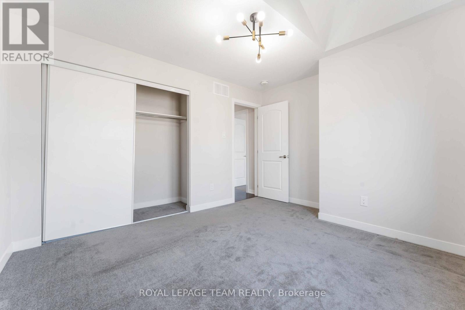 Photo 35 of 3040 Travertine Way, Ottawa ON