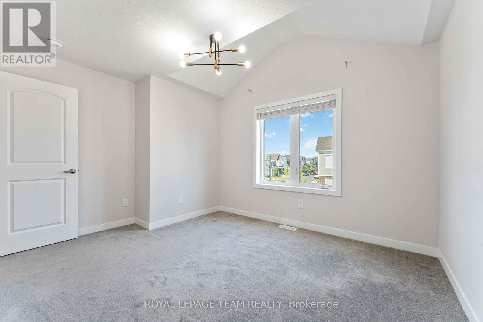 Photo 2 of 3040 Travertine Way, Ottawa ON