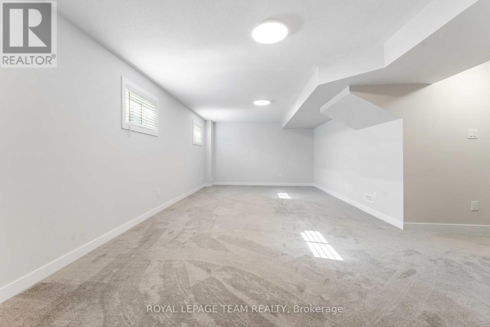 Photo 16 of 3040 Travertine Way, Ottawa ON