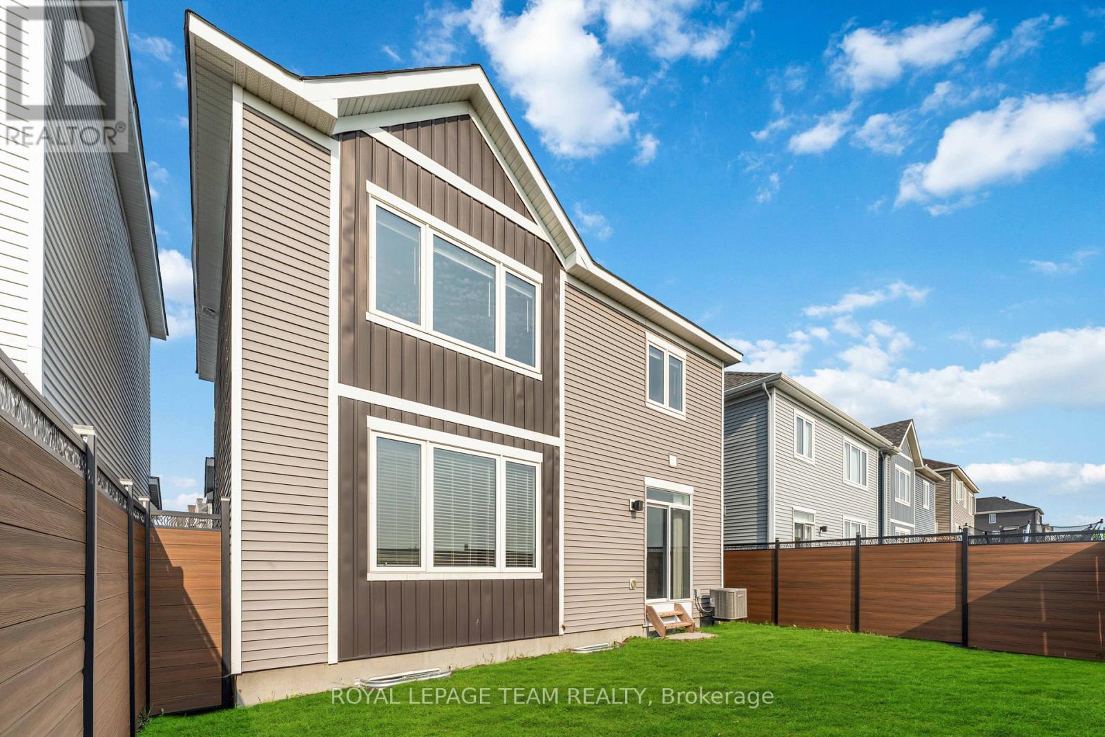Photo 9 of 3040 Travertine Way, Ottawa ON