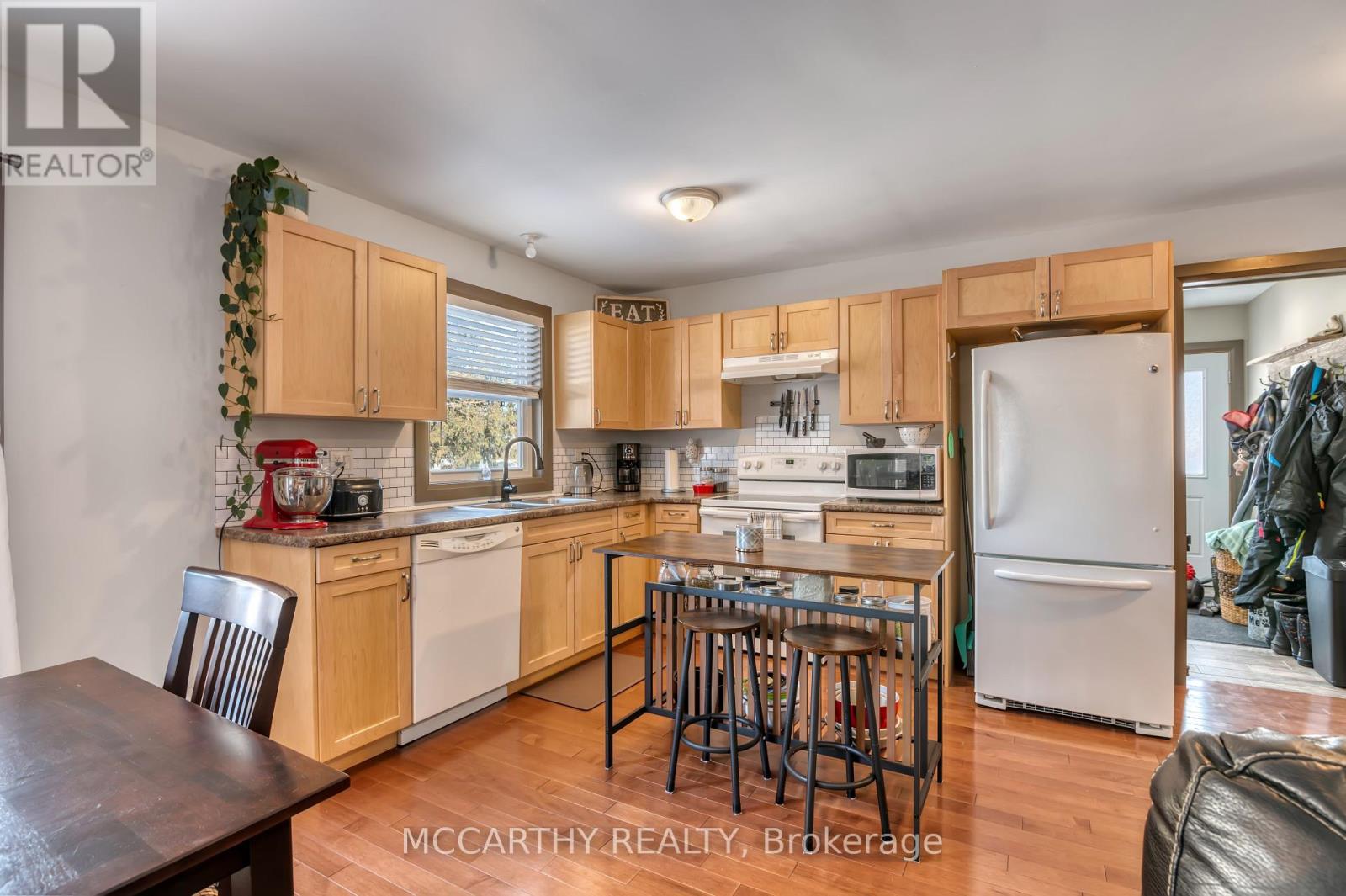 Photo 21 of 130 Wellington Street N, Shelburne ON