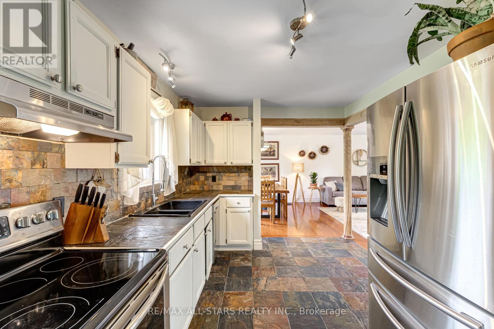 Photo 15 of 1057 Baseline Road, Kawartha Lakes ON