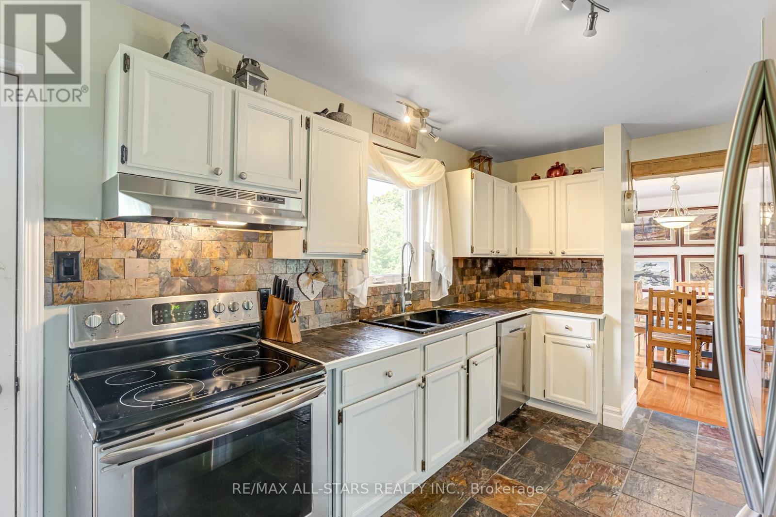 Photo 16 of 1057 Baseline Road, Kawartha Lakes ON