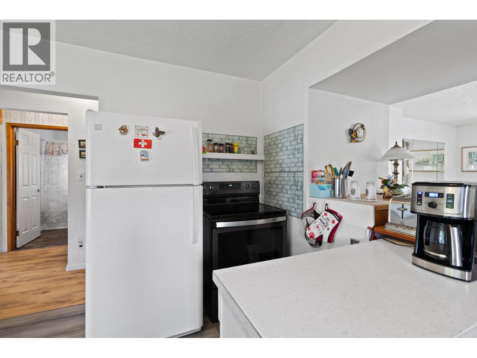 6777 LITTLE FORT 24 HIGHWAY, Lone Butte