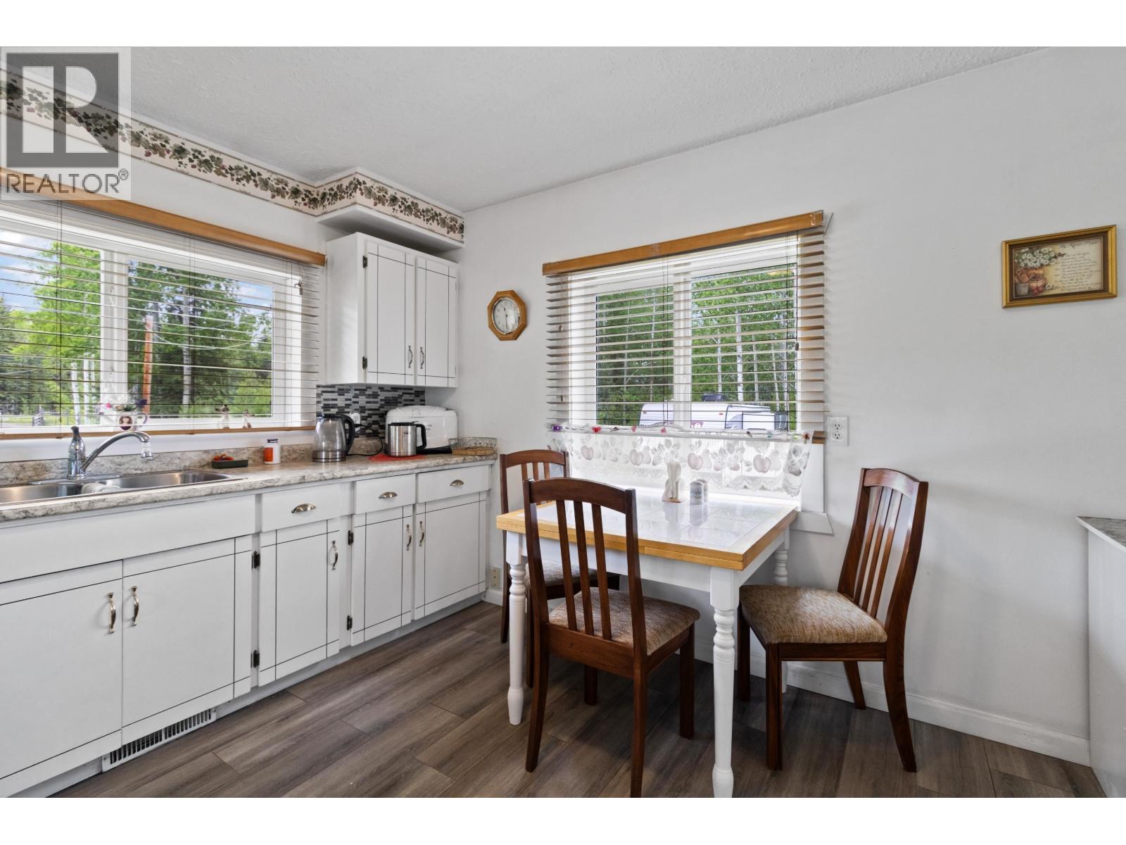 6777 LITTLE FORT 24 HIGHWAY, Lone Butte