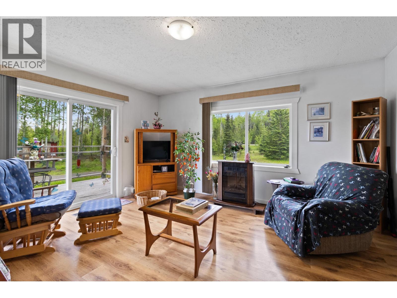6777 LITTLE FORT 24 HIGHWAY, Lone Butte
