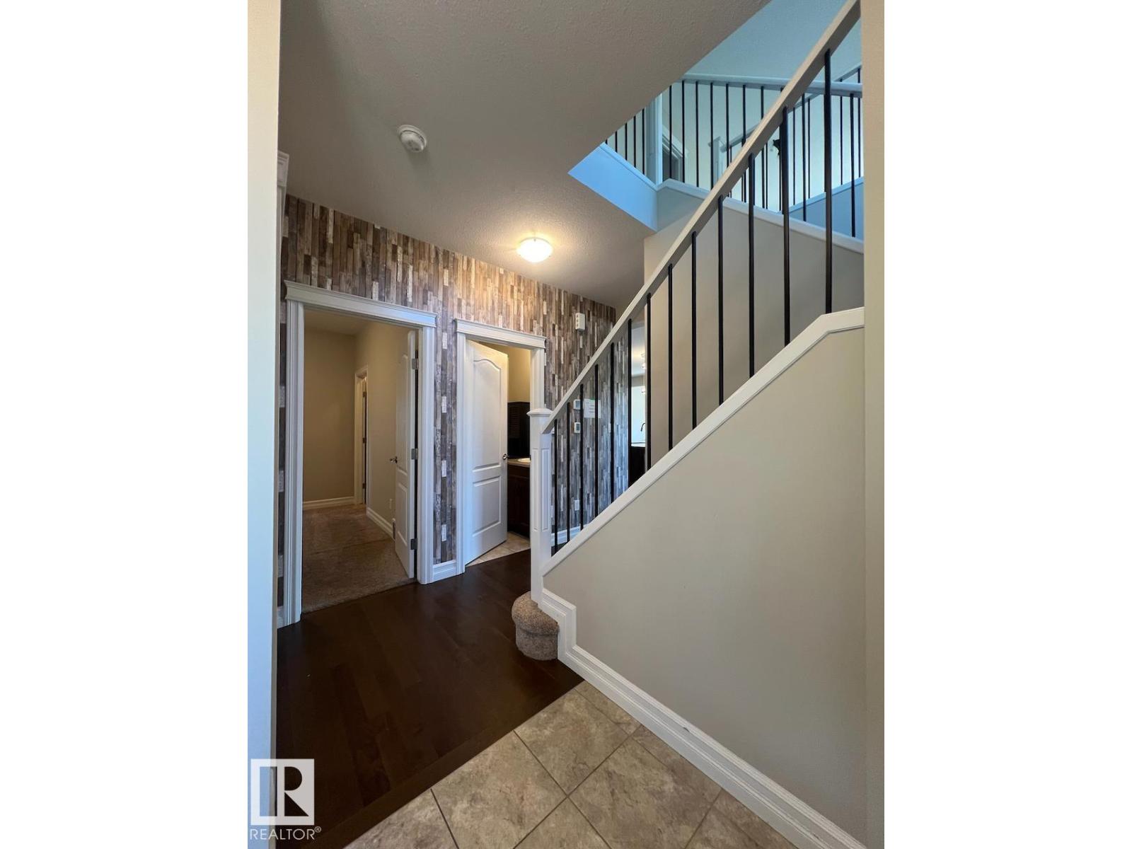 Photo 5 of 13759 166 Av Nw, Edmonton AB