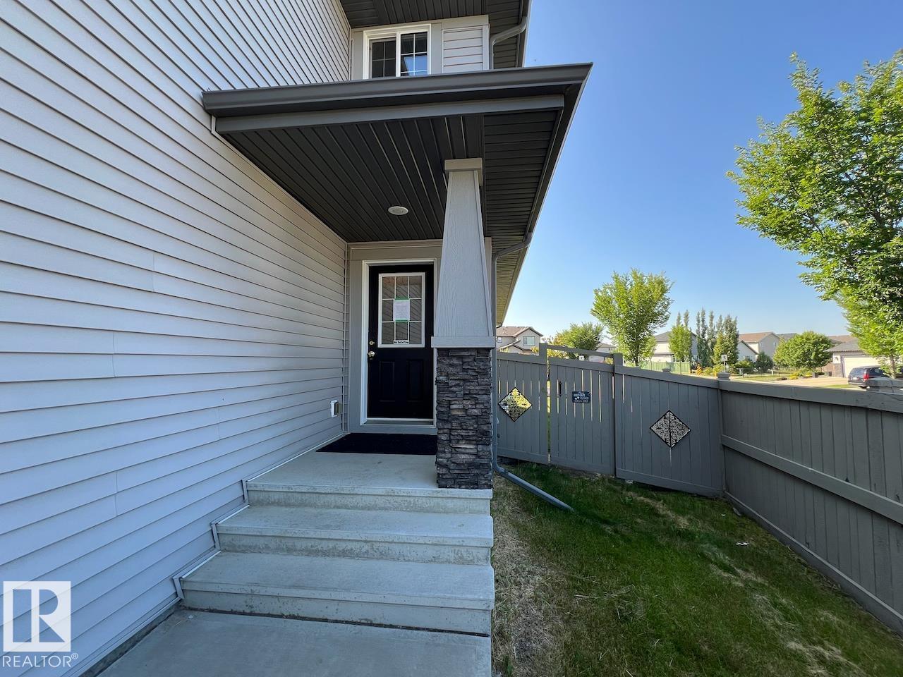 Photo 8 of 13759 166 Av Nw, Edmonton AB
