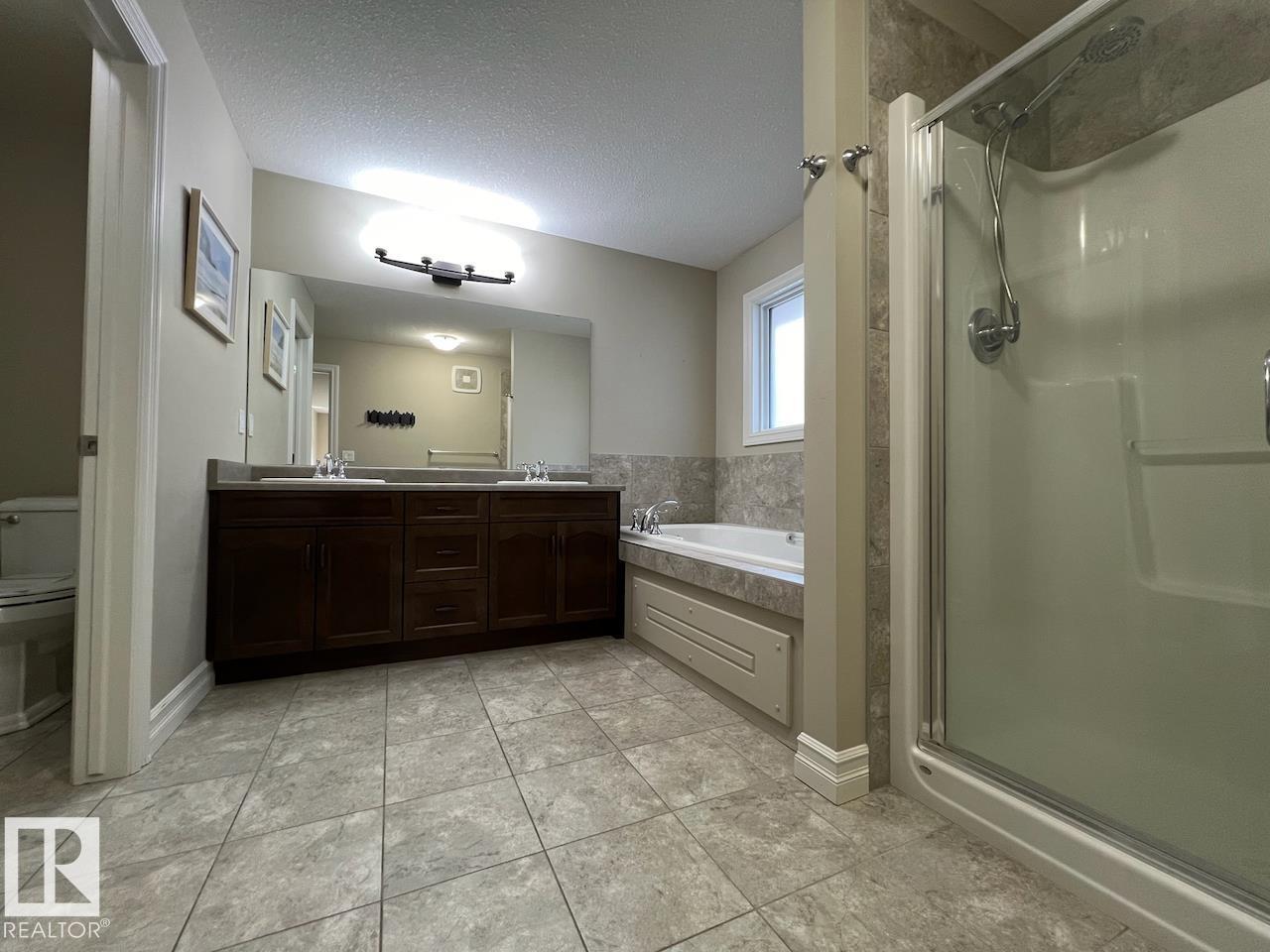 Photo 3 of 13759 166 Av Nw, Edmonton AB