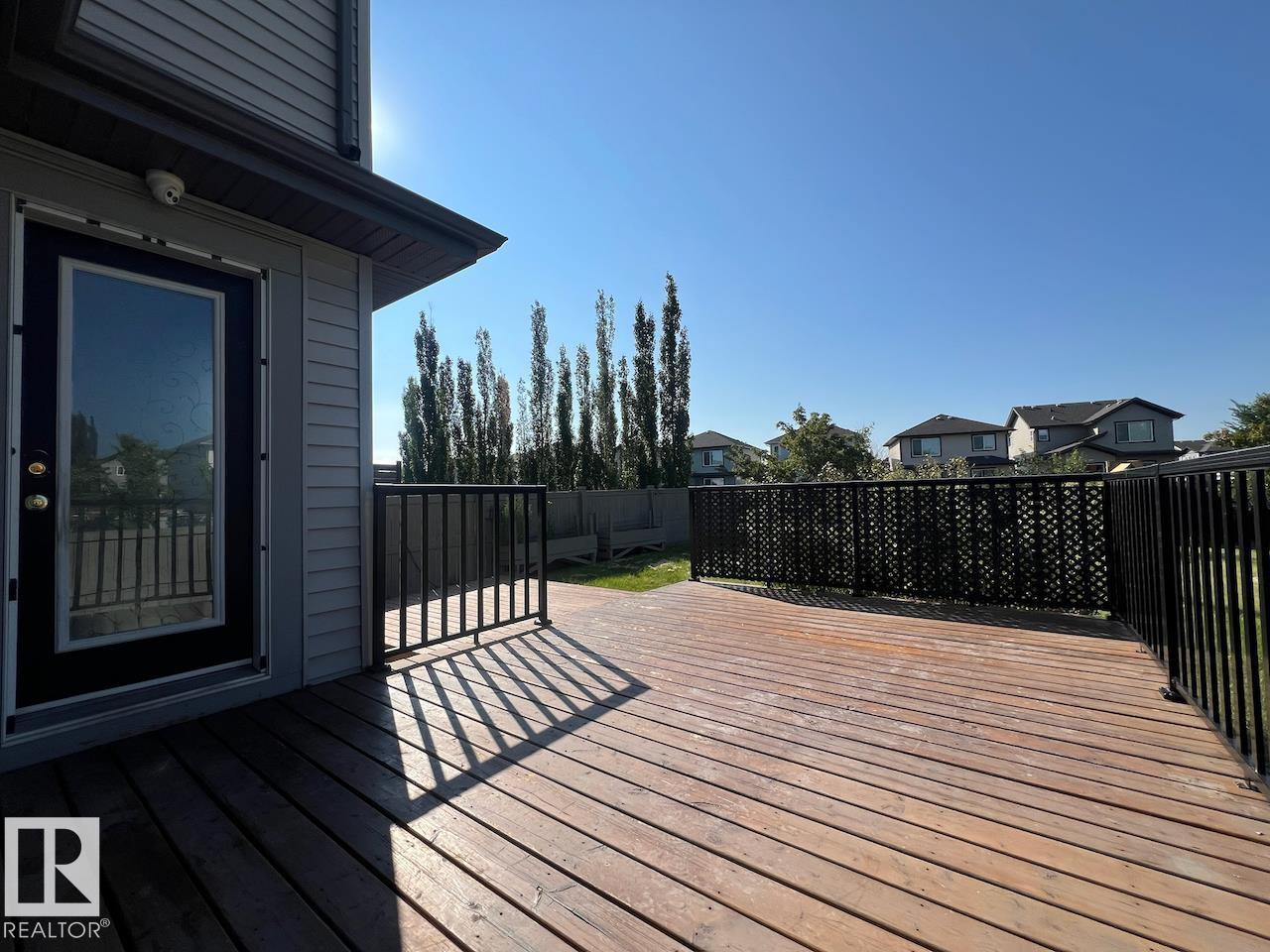 Photo 10 of 13759 166 Av Nw, Edmonton AB