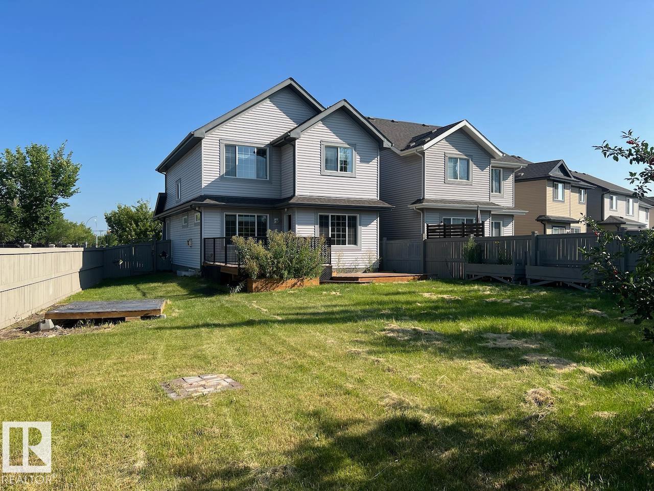 Photo 15 of 13759 166 Av Nw, Edmonton AB