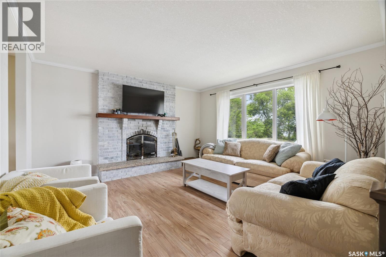 Photo 17 of 461 13 Th Street E, Regina Beach SK