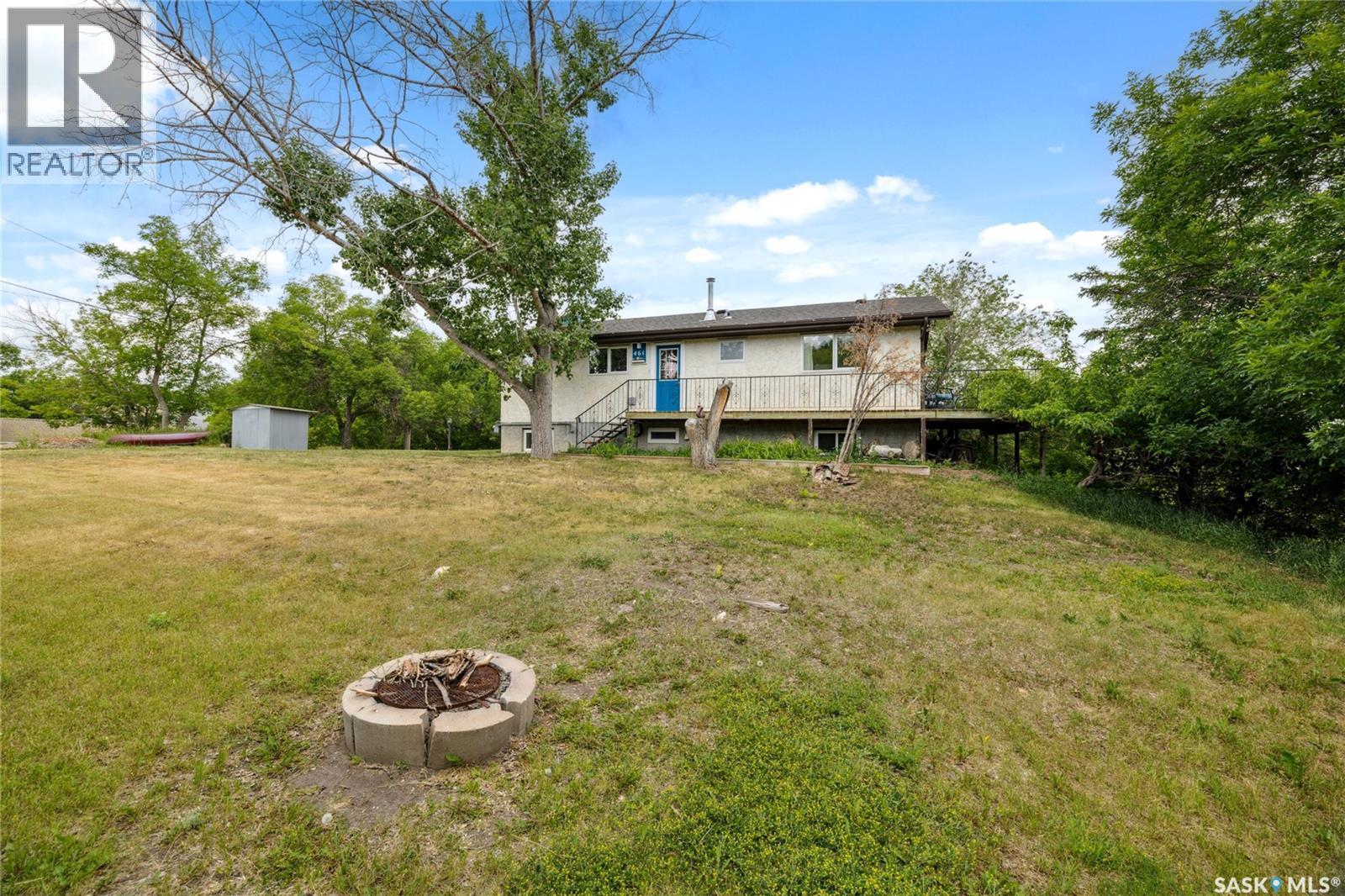 Photo 3 of 461 13 Th Street E, Regina Beach SK