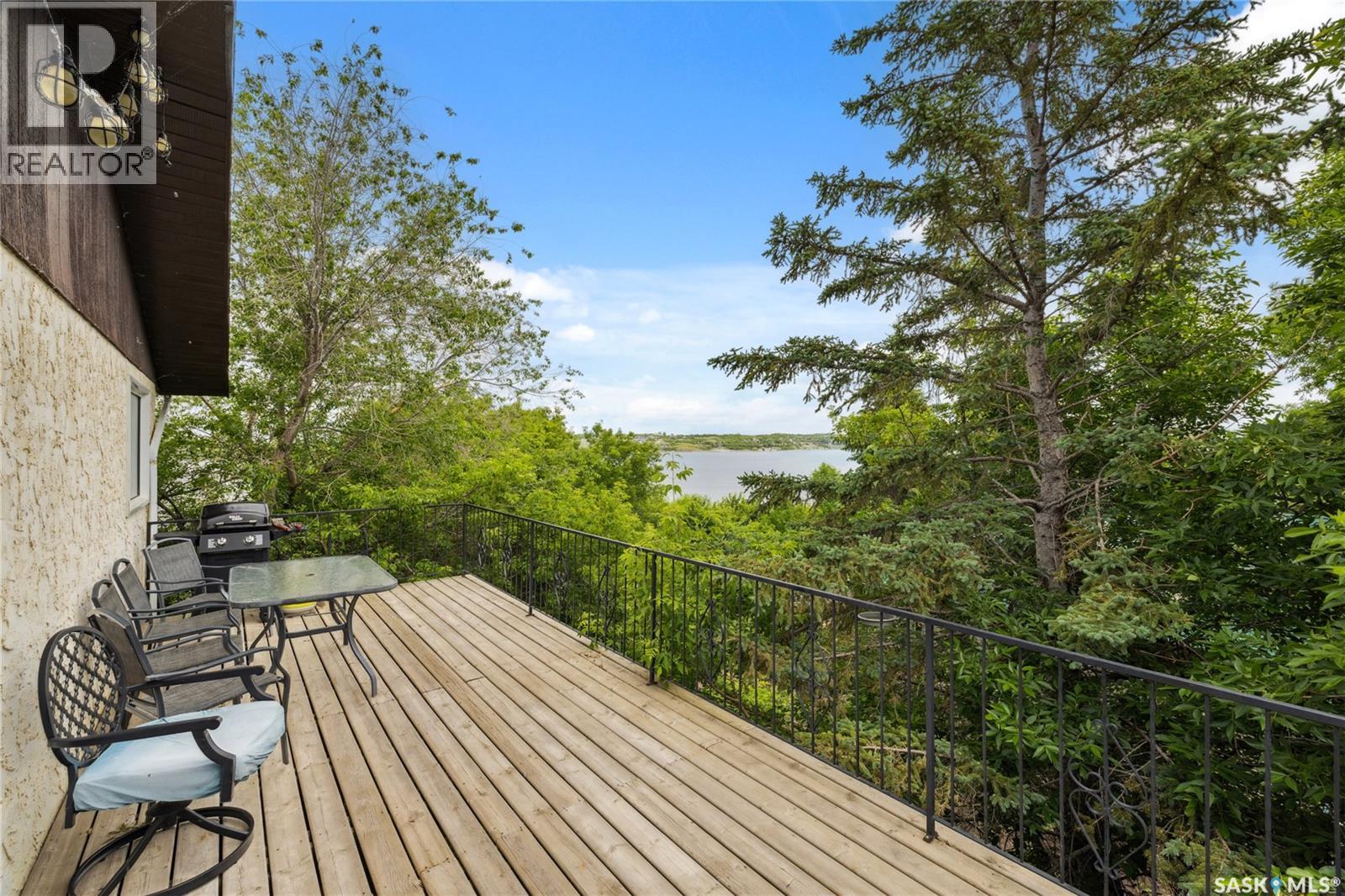 Photo 36 of 461 13 Th Street E, Regina Beach SK
