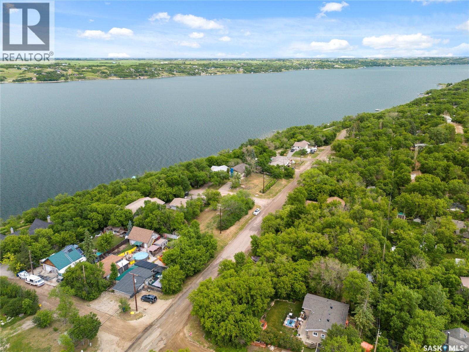 Photo 43 of 461 13 Th Street E, Regina Beach SK