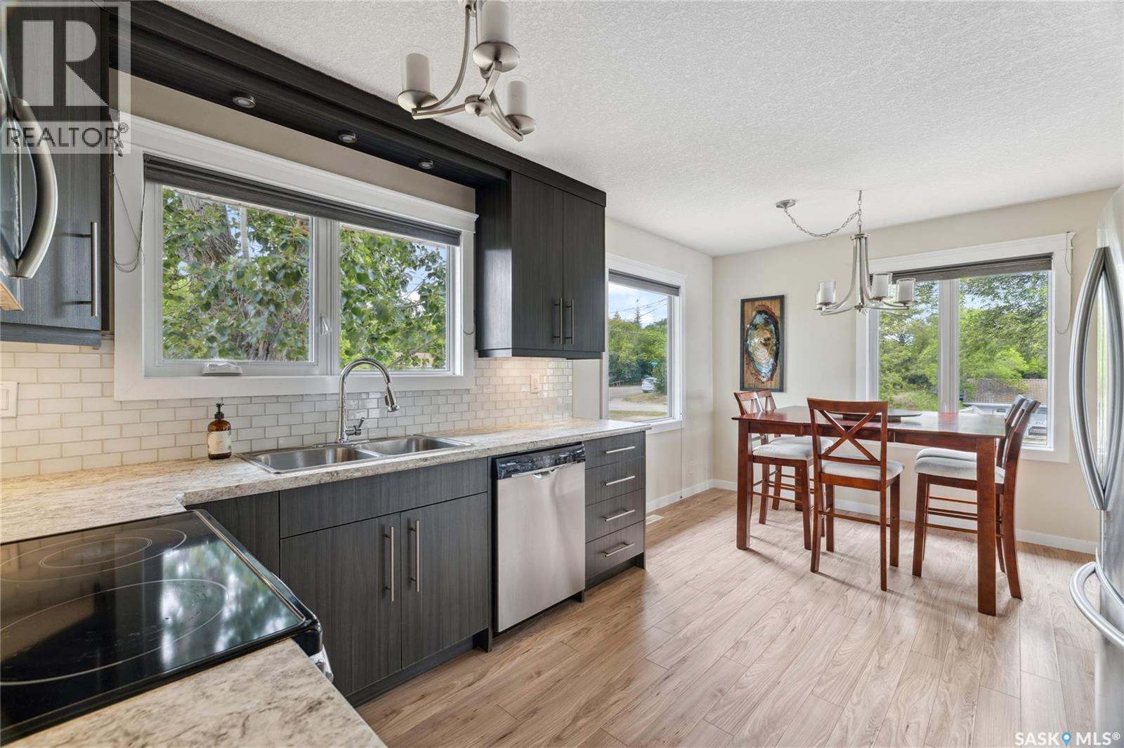 Photo 9 of 461 13 Th Street E, Regina Beach SK