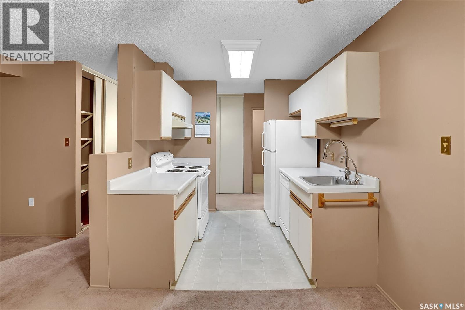 Photo 12 of 108 3420 Park Street, Regina SK