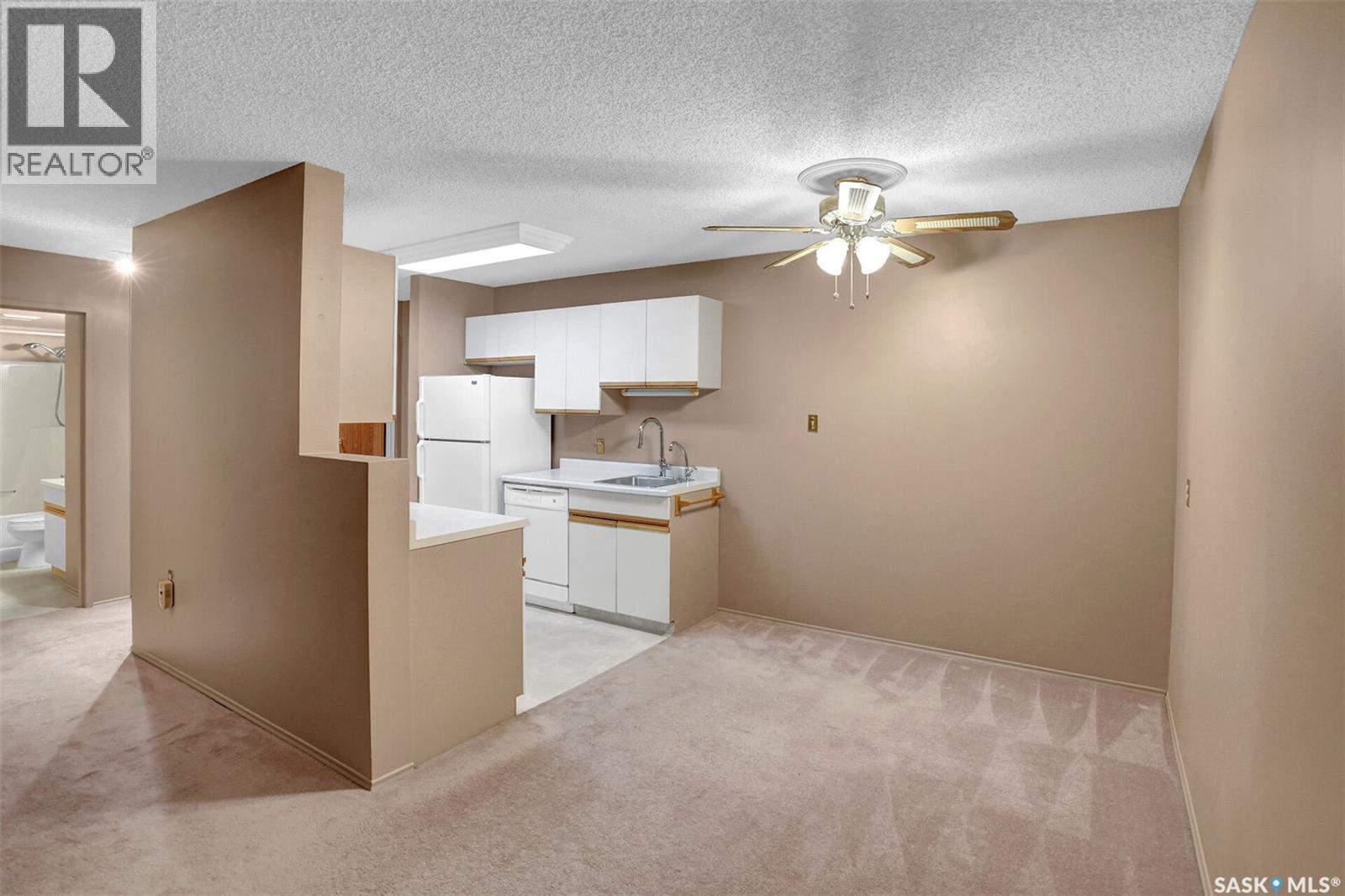 Photo 7 of 108 3420 Park Street, Regina SK