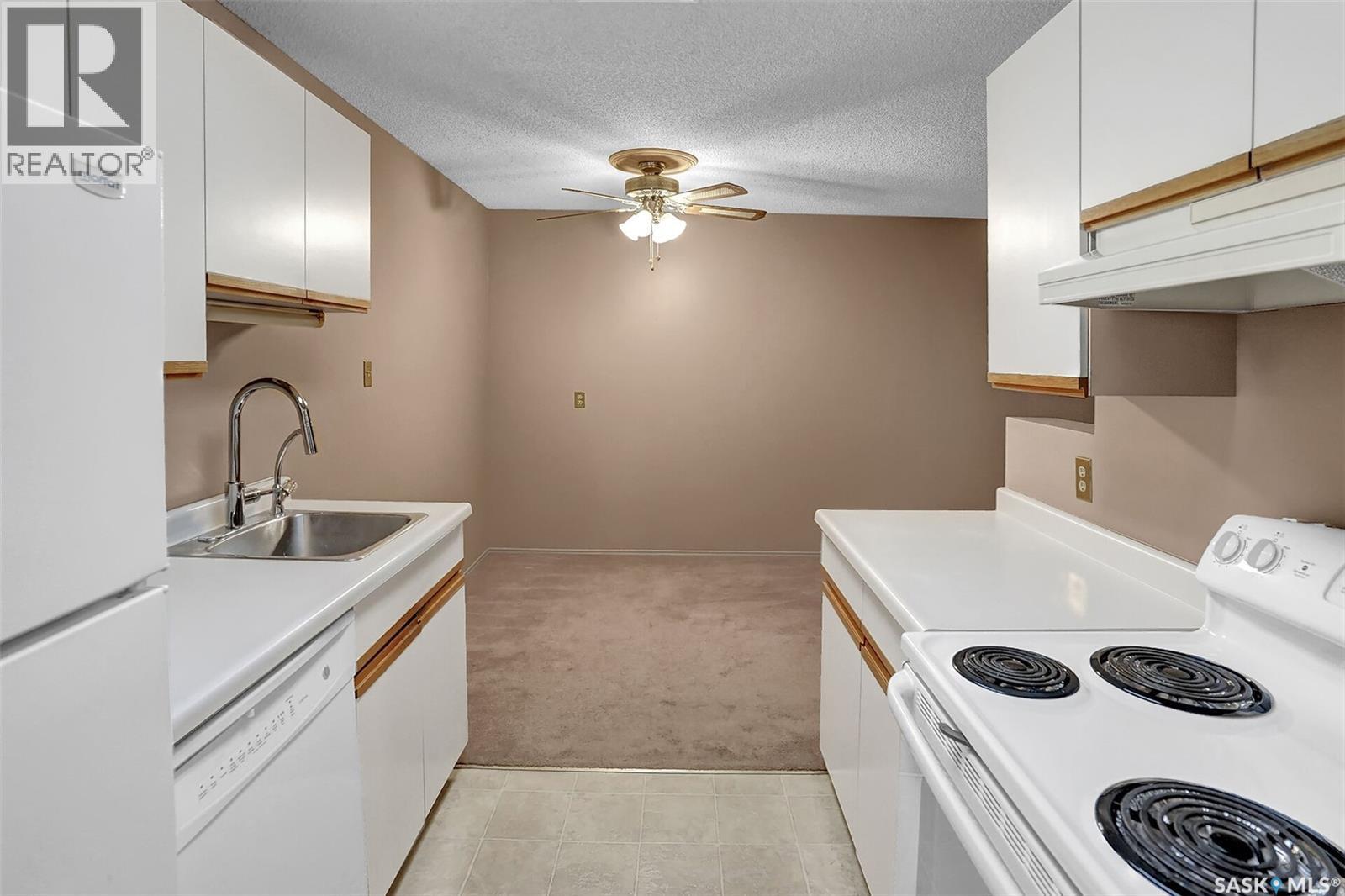 Photo 9 of 108 3420 Park Street, Regina SK