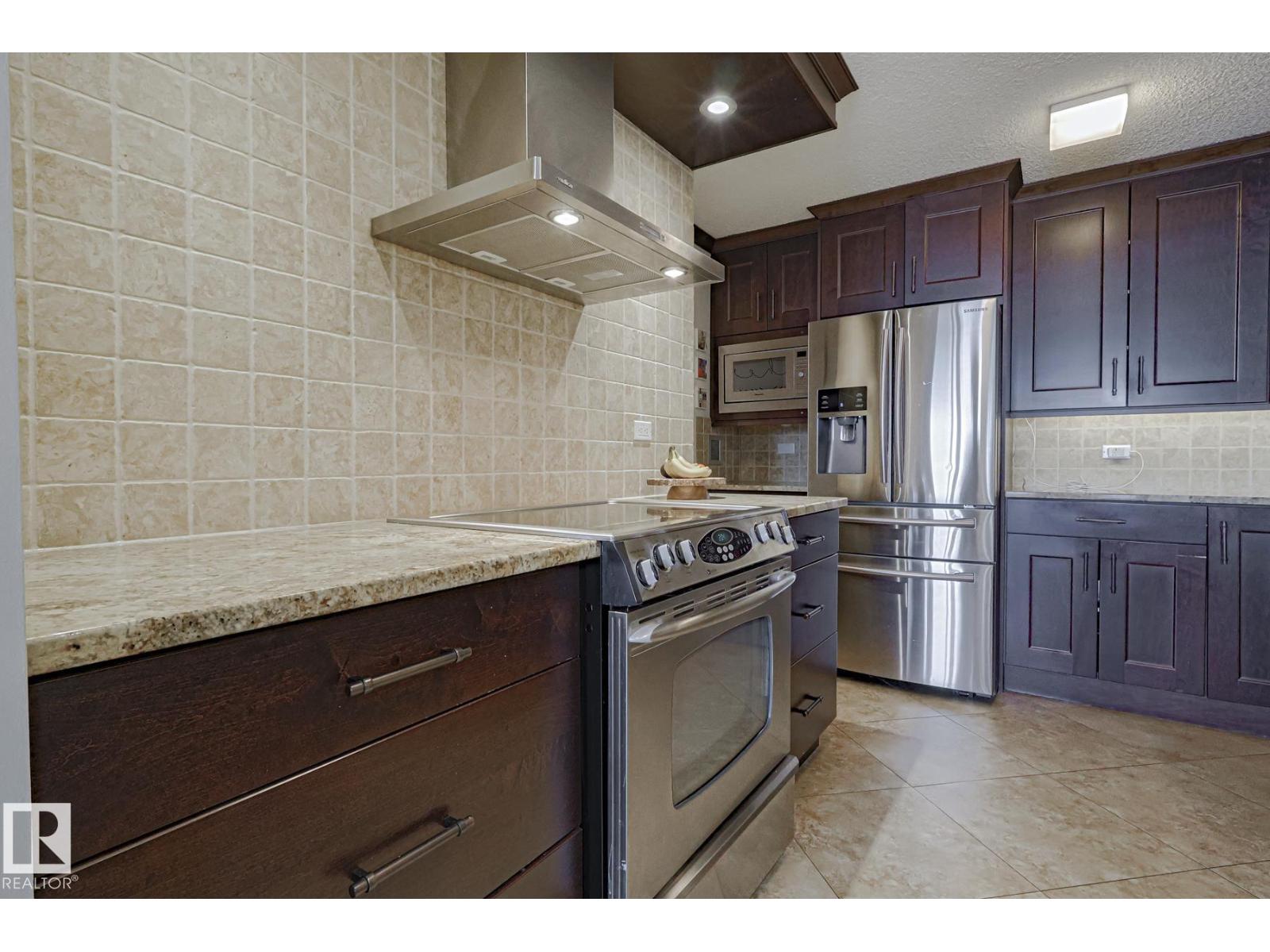 Photo 17 of 702 9923 103 St Nw, Edmonton AB