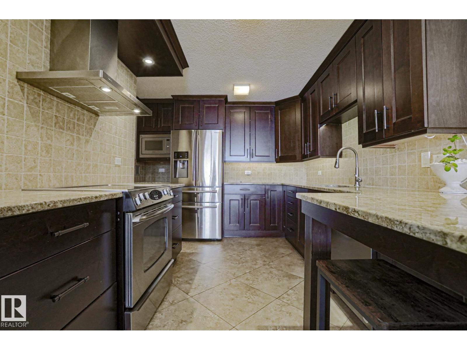 Photo 33 of 702 9923 103 St Nw, Edmonton AB