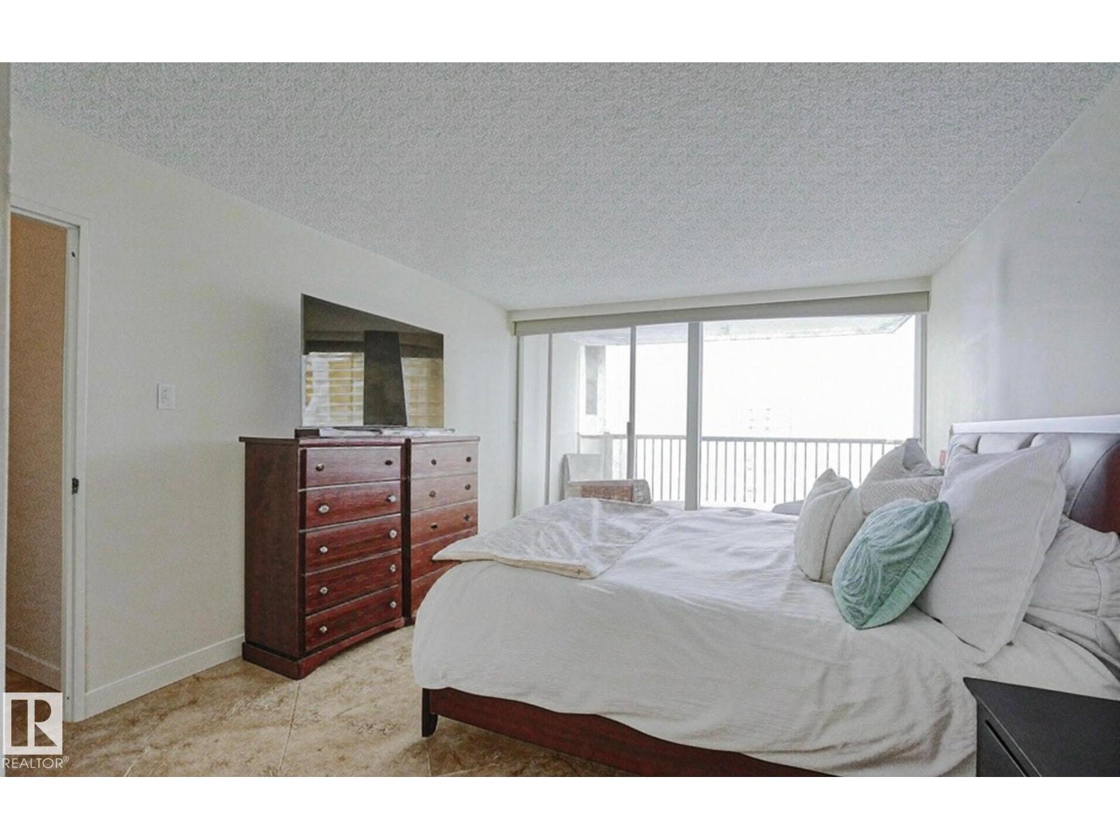 Photo 12 of 702 9923 103 St Nw, Edmonton AB