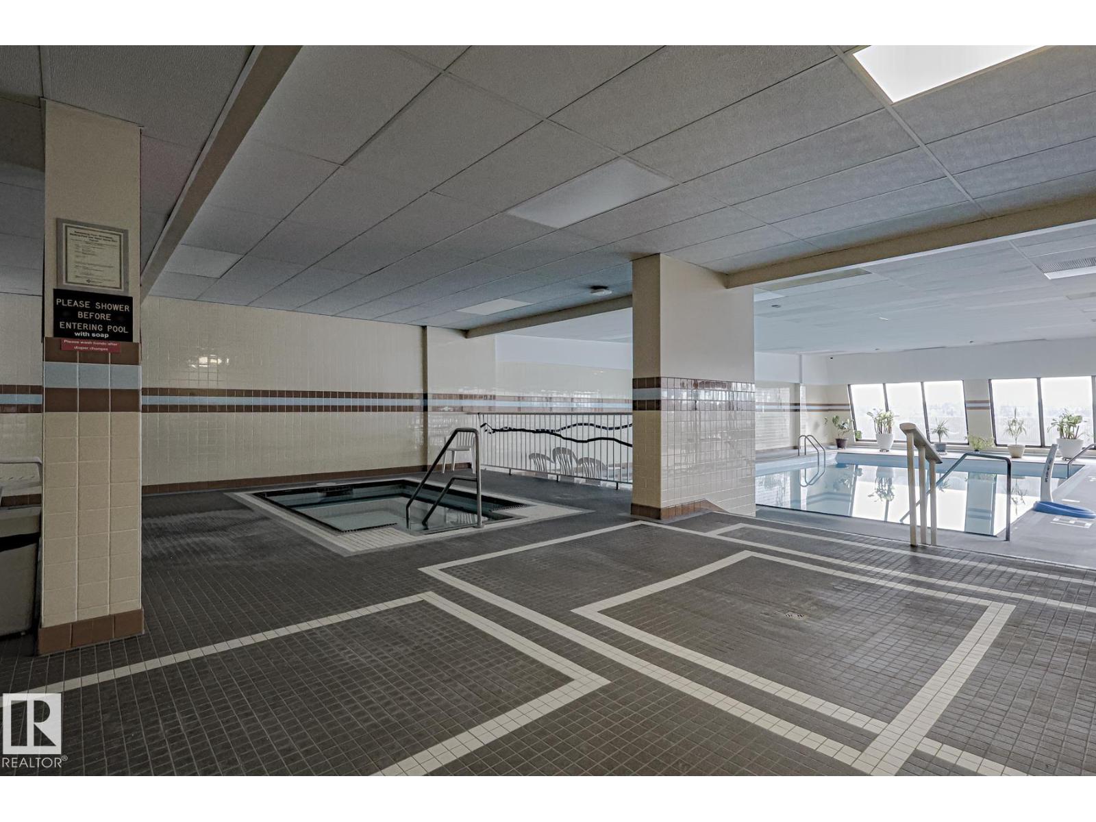 Photo 9 of 702 9923 103 St Nw, Edmonton AB