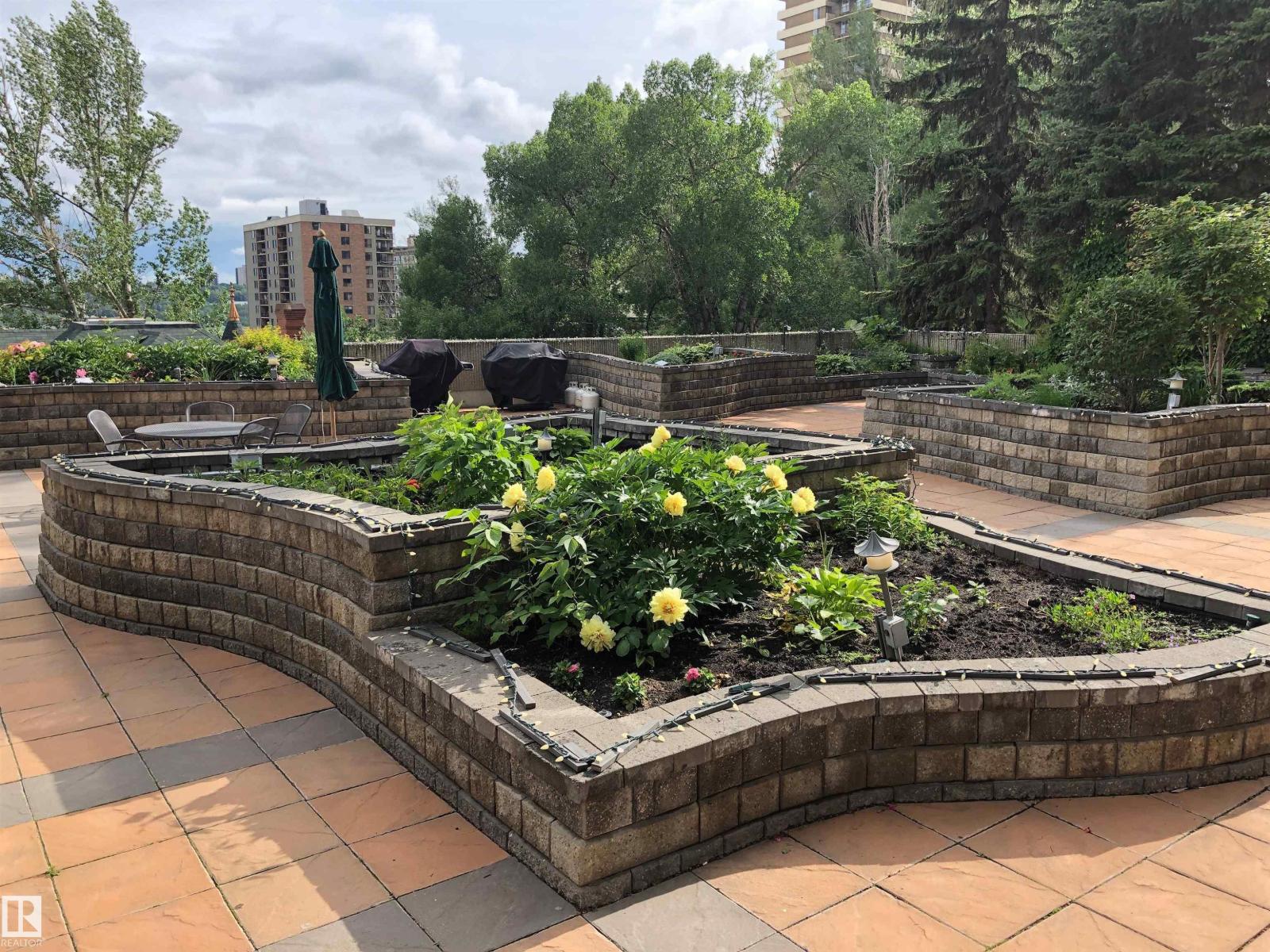 Photo 1 of 702 9923 103 St Nw, Edmonton AB