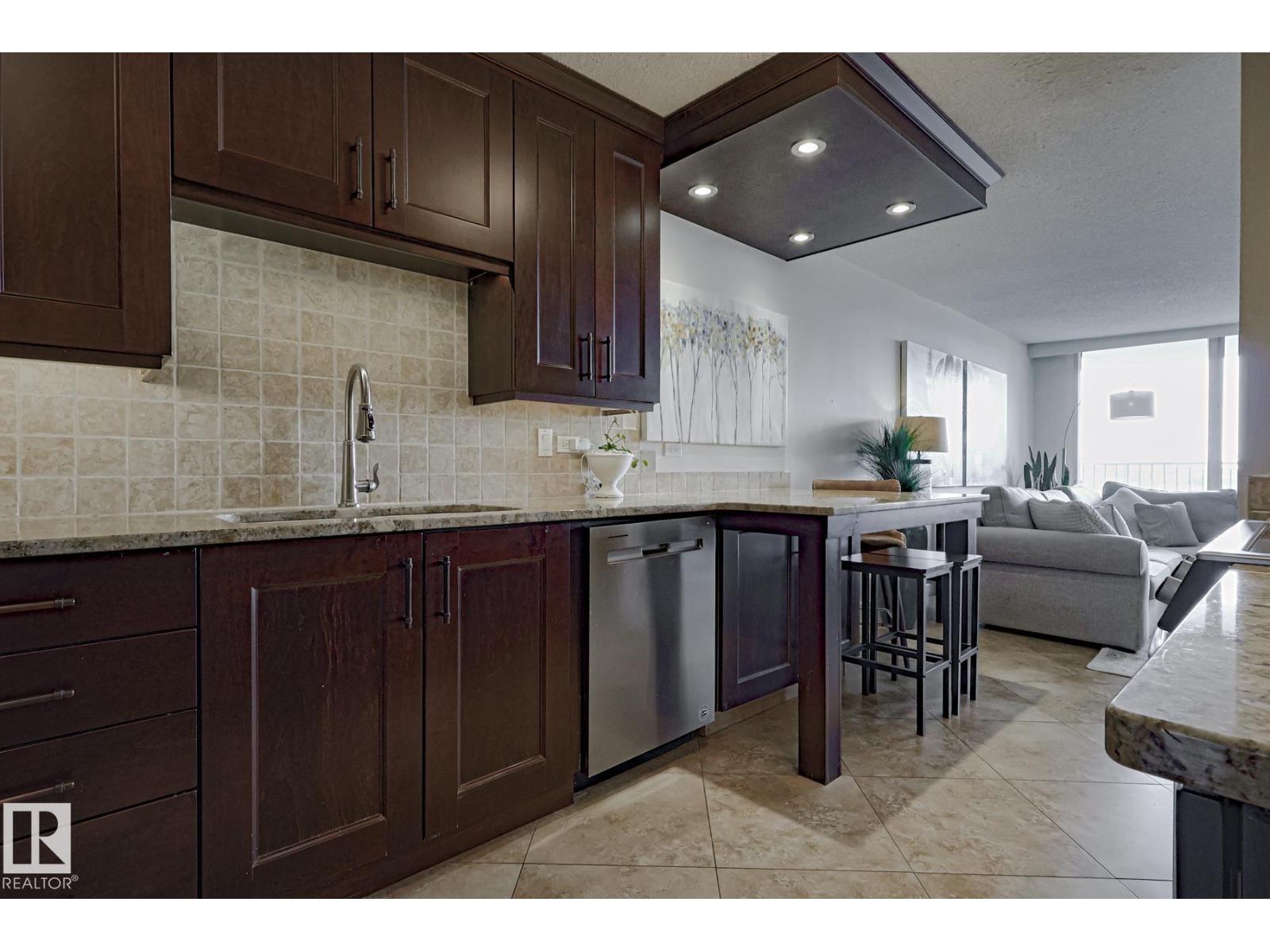 Photo 28 of 702 9923 103 St Nw, Edmonton AB