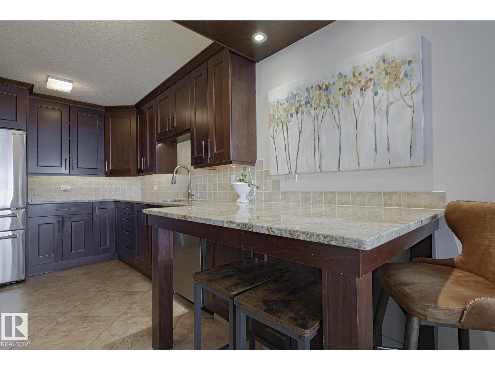 Photo 15 of 702 9923 103 St Nw, Edmonton AB