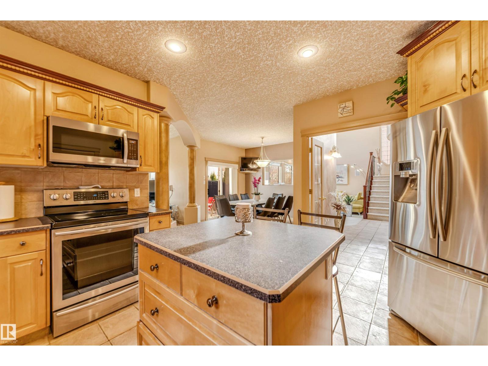 Photo 23 of 8715 160 A Av Nw Nw, Edmonton AB