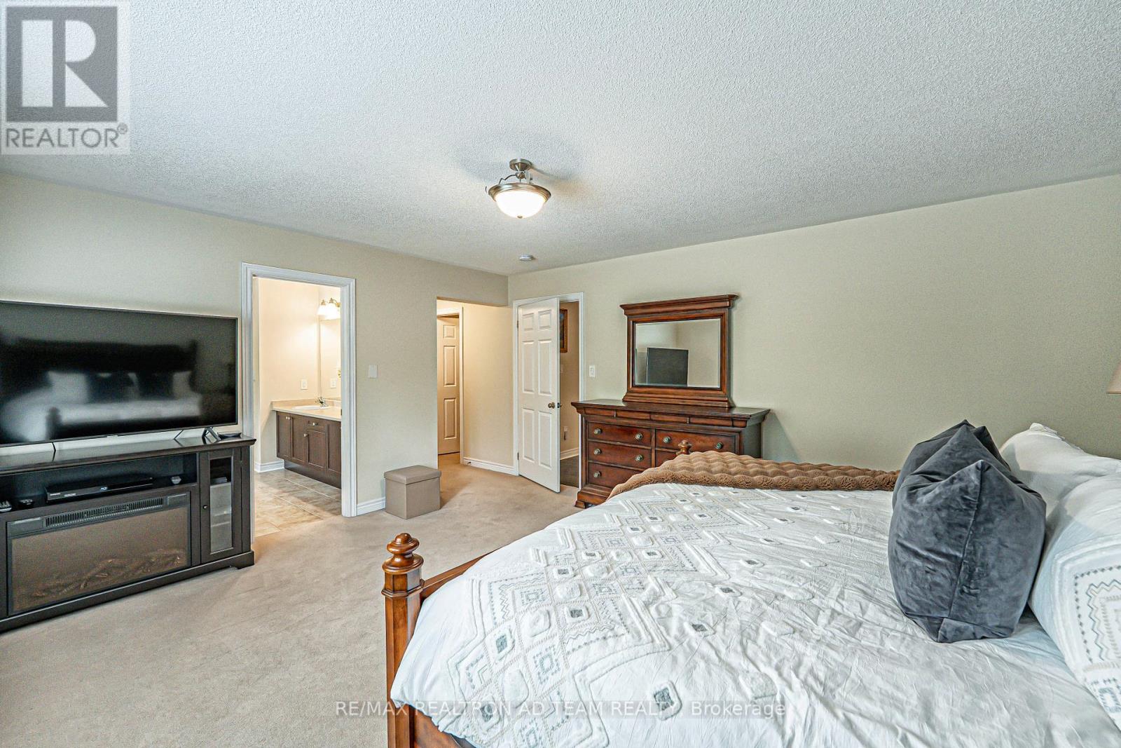 Photo 19 of 22 Bignell Crescent, Ajax ON