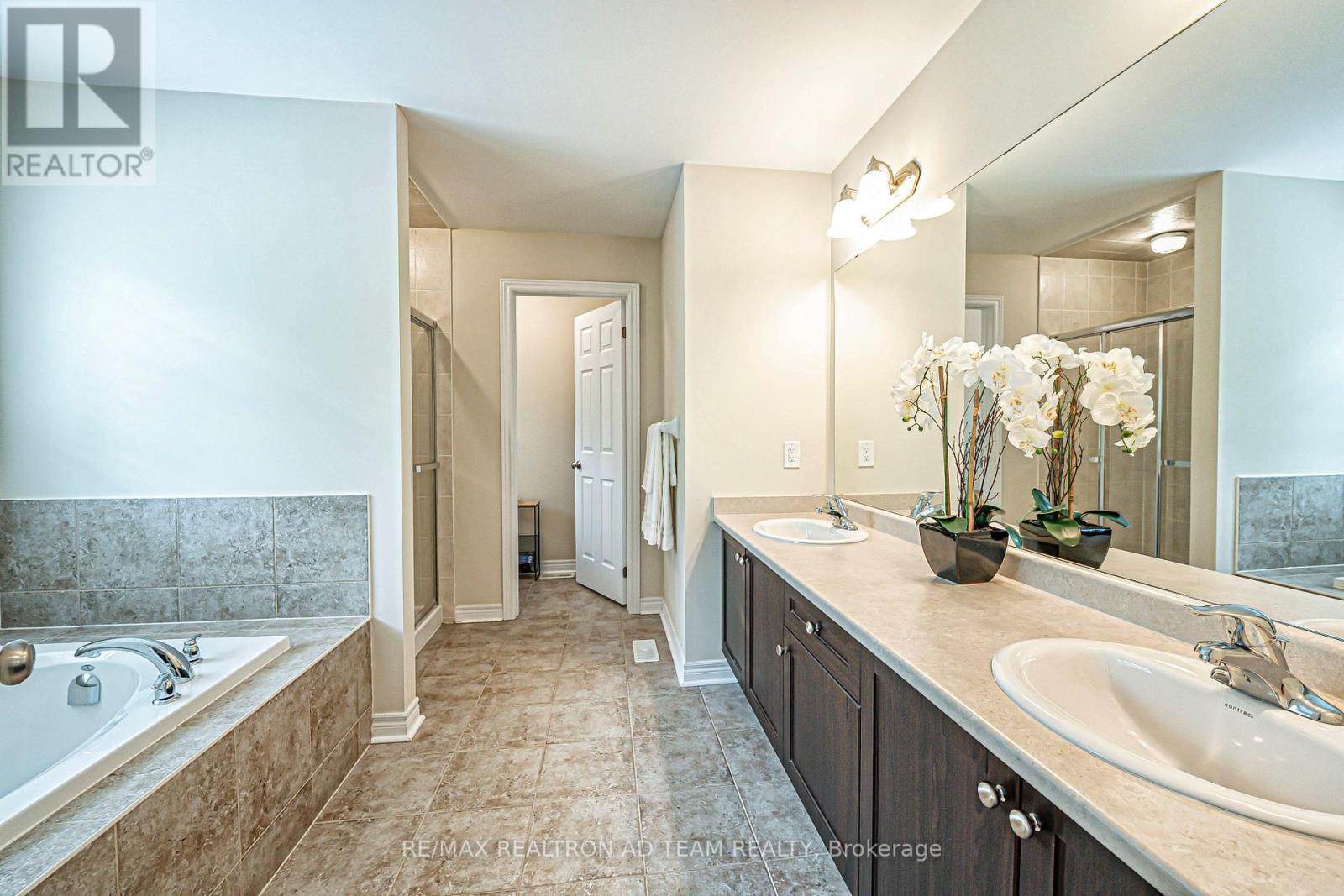 Photo 14 of 22 Bignell Crescent, Ajax ON
