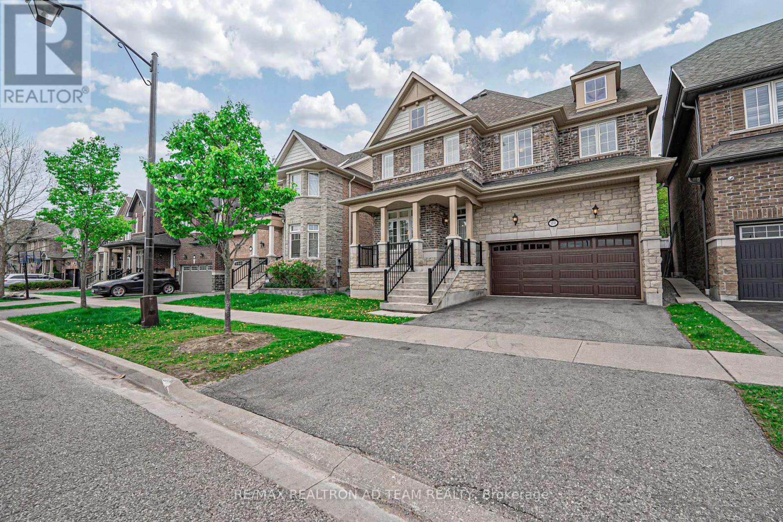 Photo 8 of 22 Bignell Crescent, Ajax ON