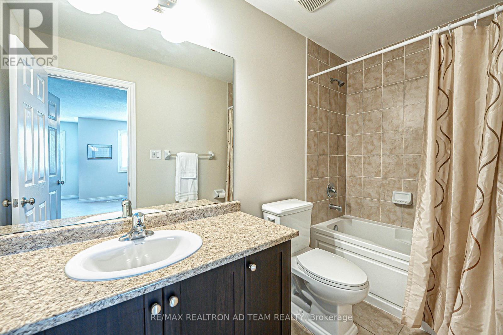 Photo 9 of 22 Bignell Crescent, Ajax ON