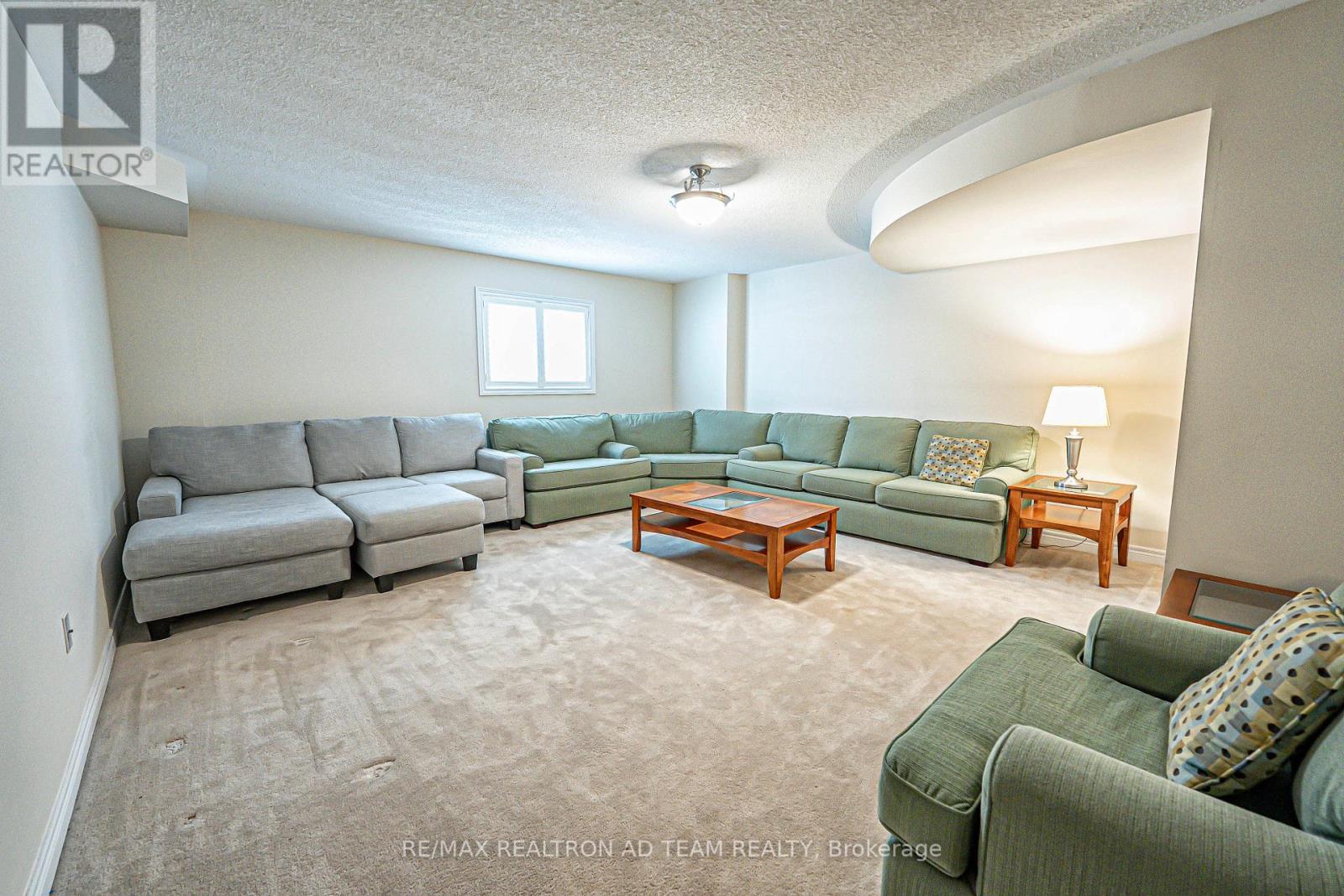 Photo 6 of 22 Bignell Crescent, Ajax ON